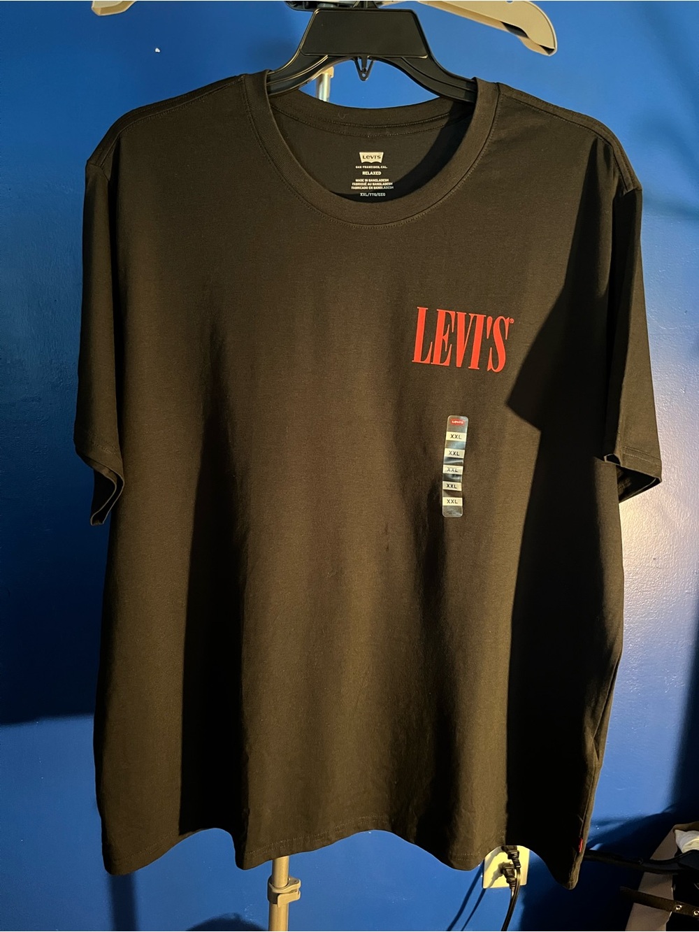 Levi's Black Short-Sleeve Crewneck T-Shirt with Red Logo
